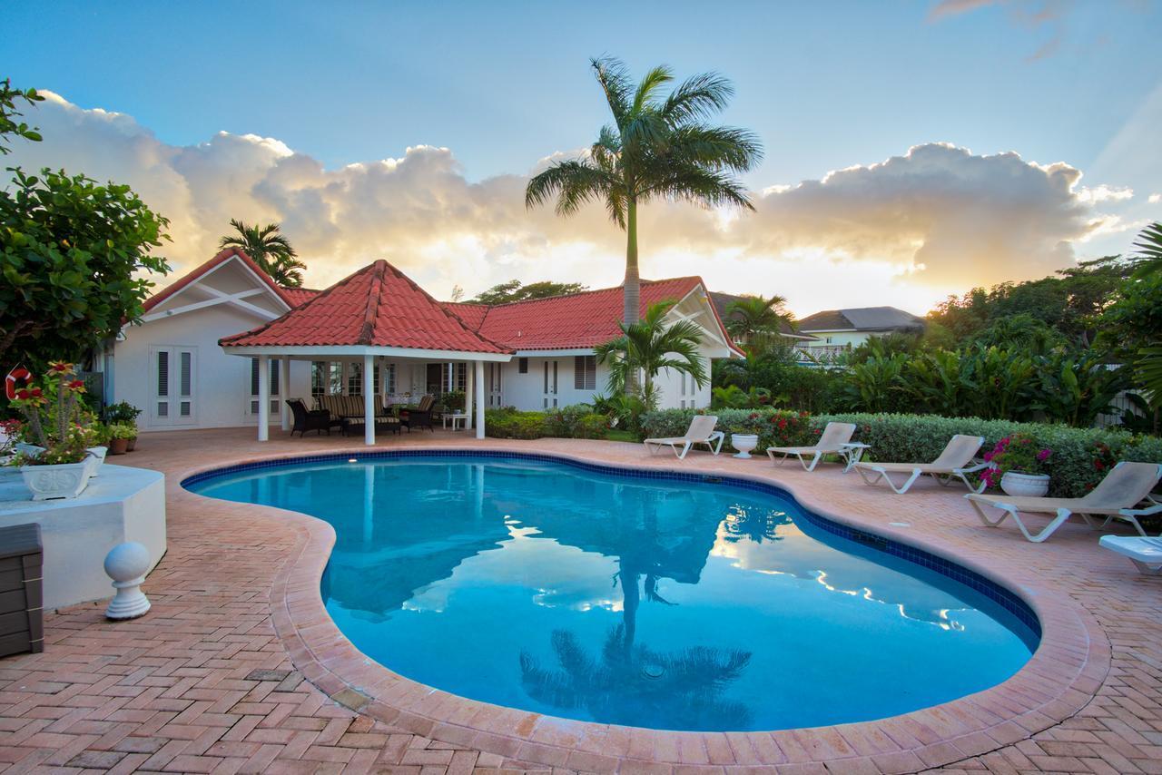 Sunspot Villa Runaway Bay Exterior foto